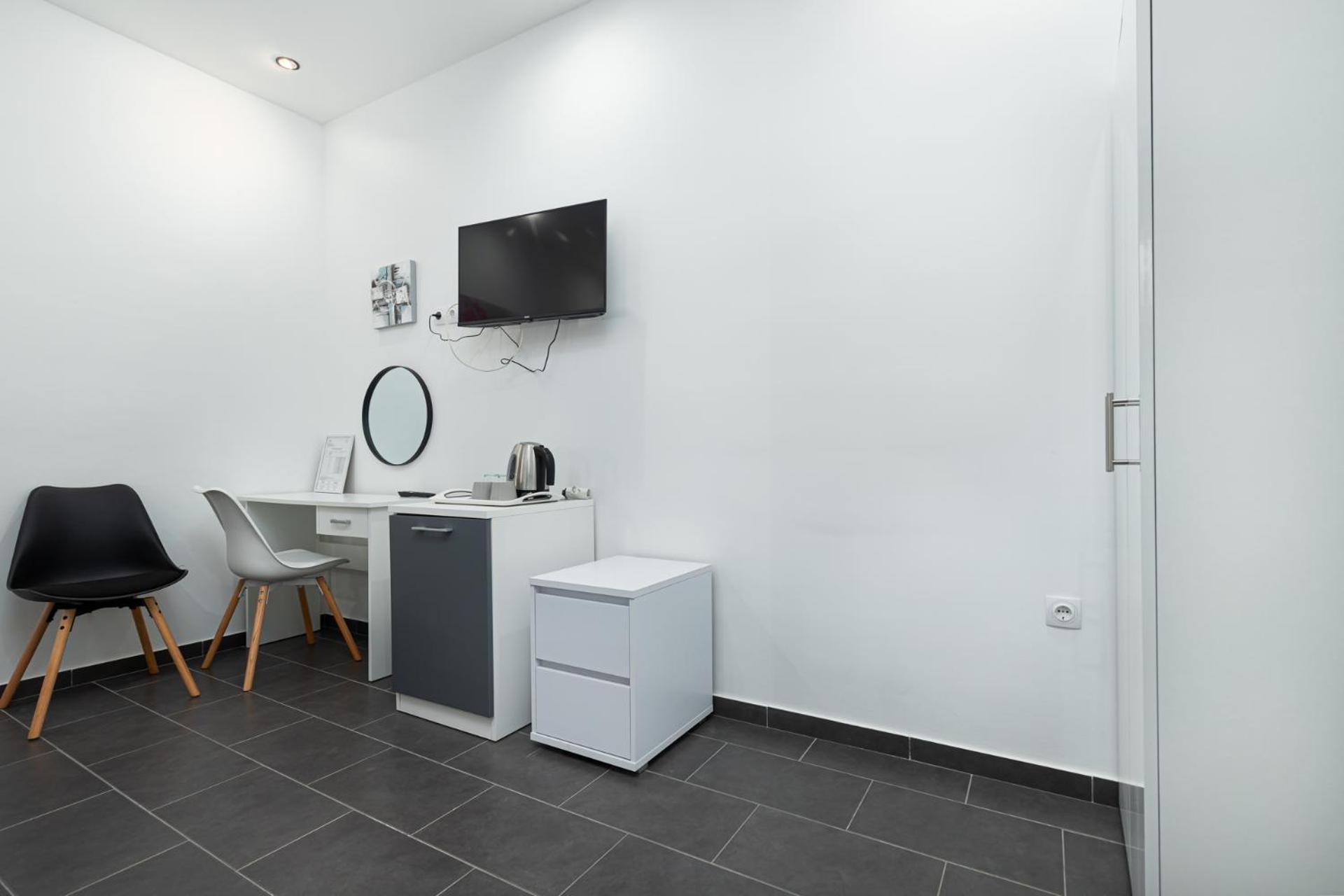 Rooms And Studio Flora Porec Bagian luar foto