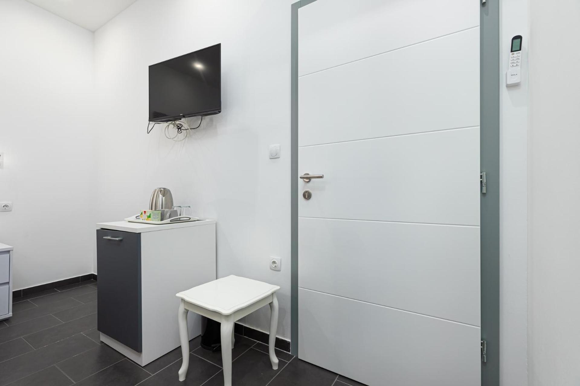 Rooms And Studio Flora Porec Bagian luar foto