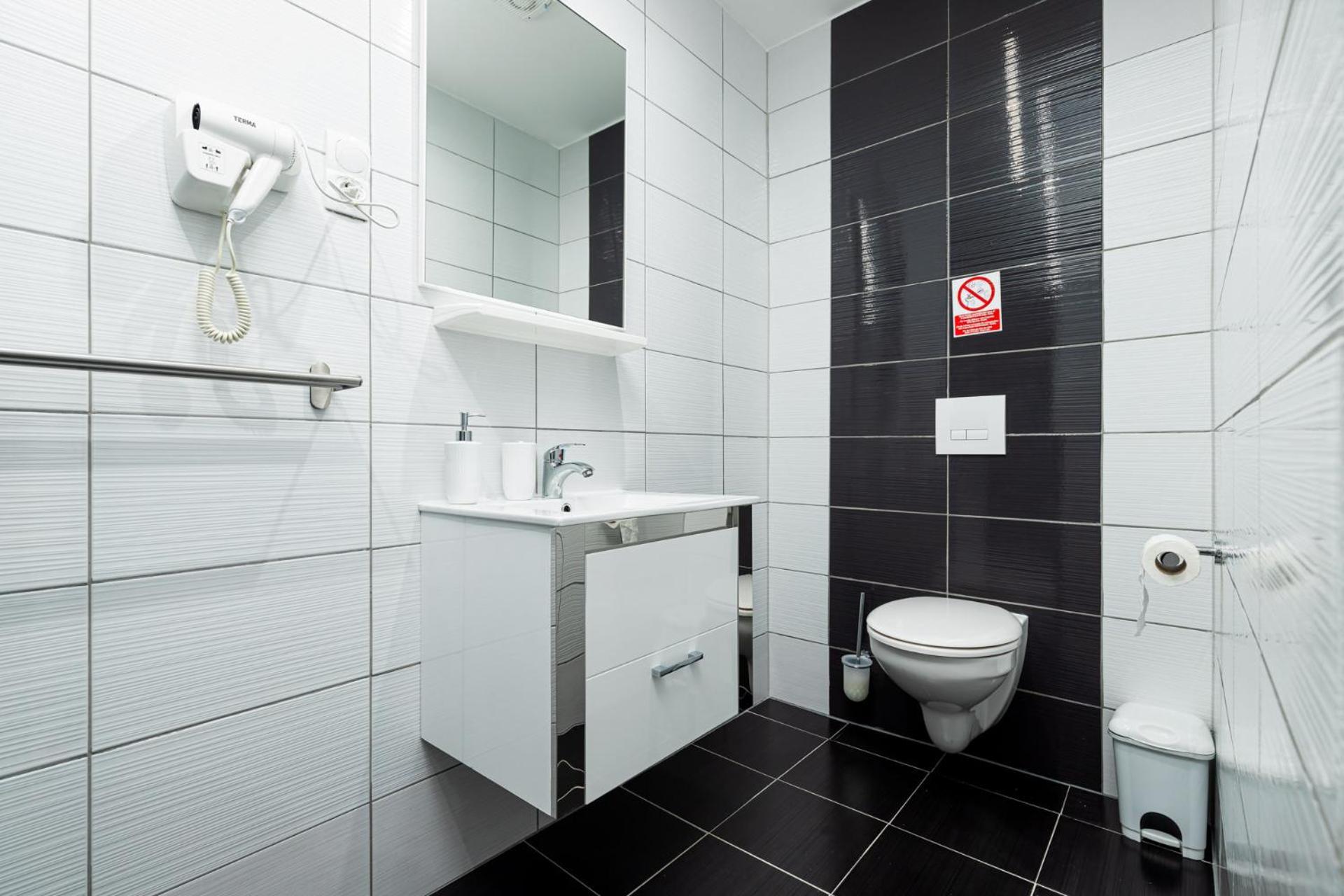 Rooms And Studio Flora Porec Bagian luar foto