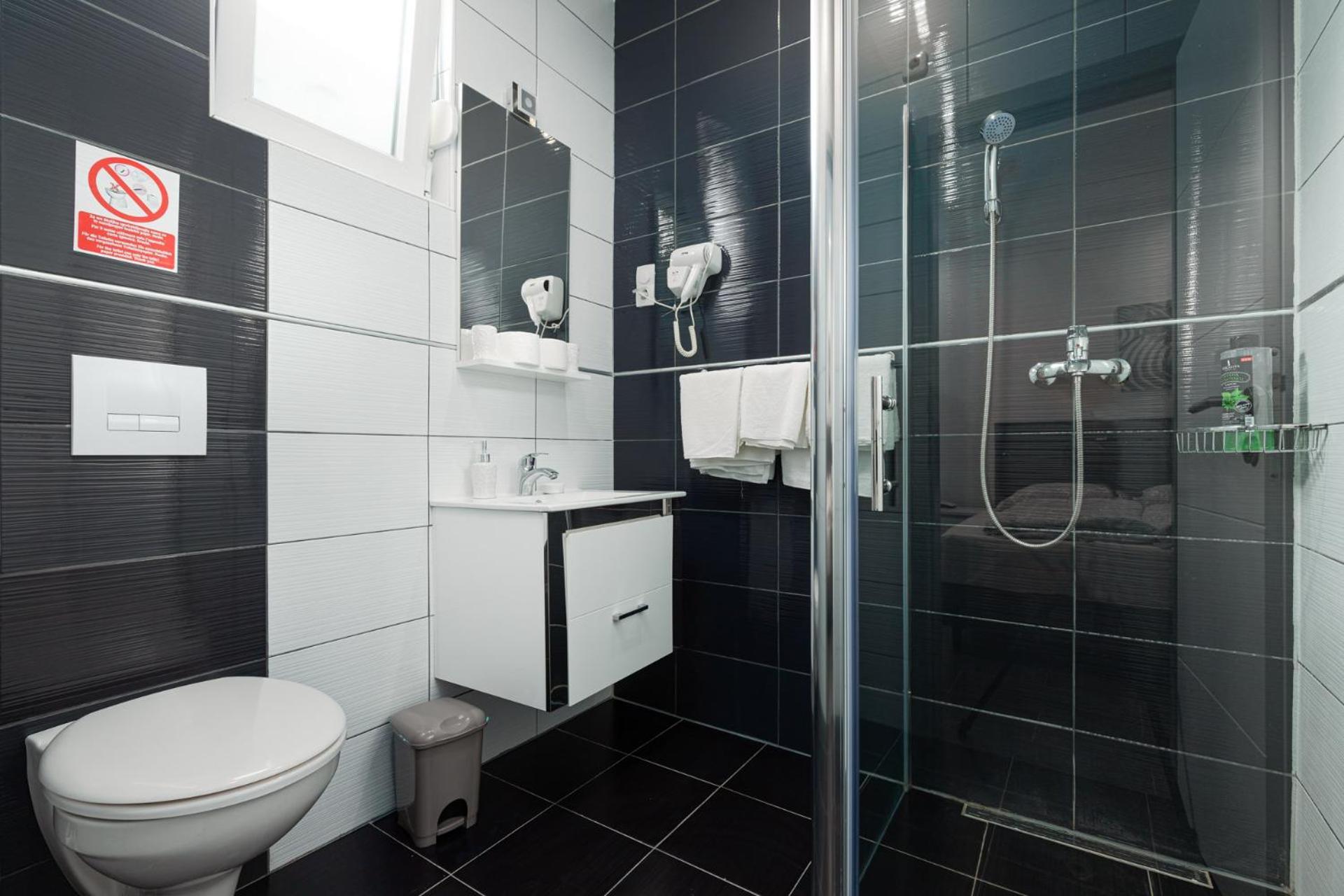Rooms And Studio Flora Porec Bagian luar foto