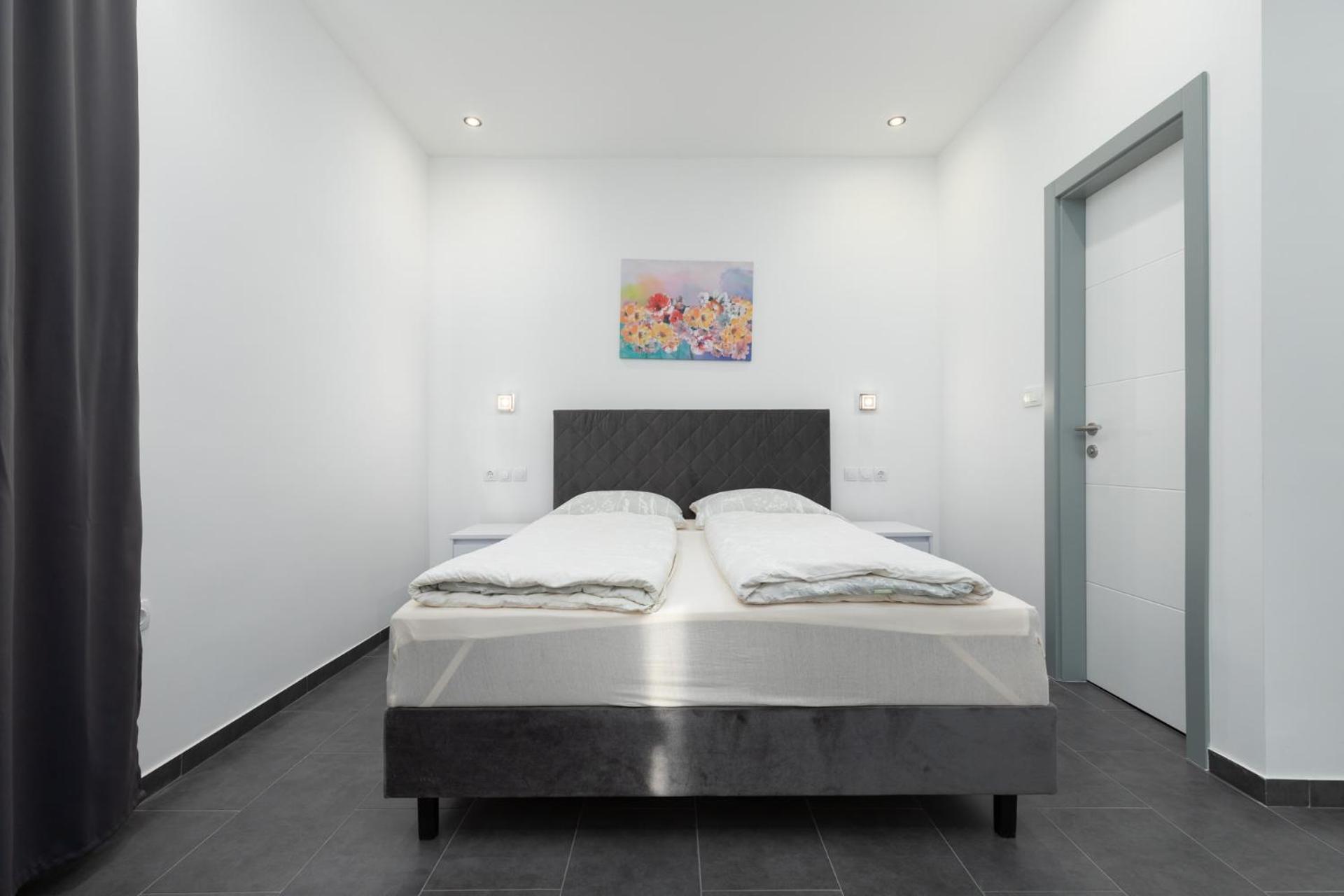 Rooms And Studio Flora Porec Bagian luar foto