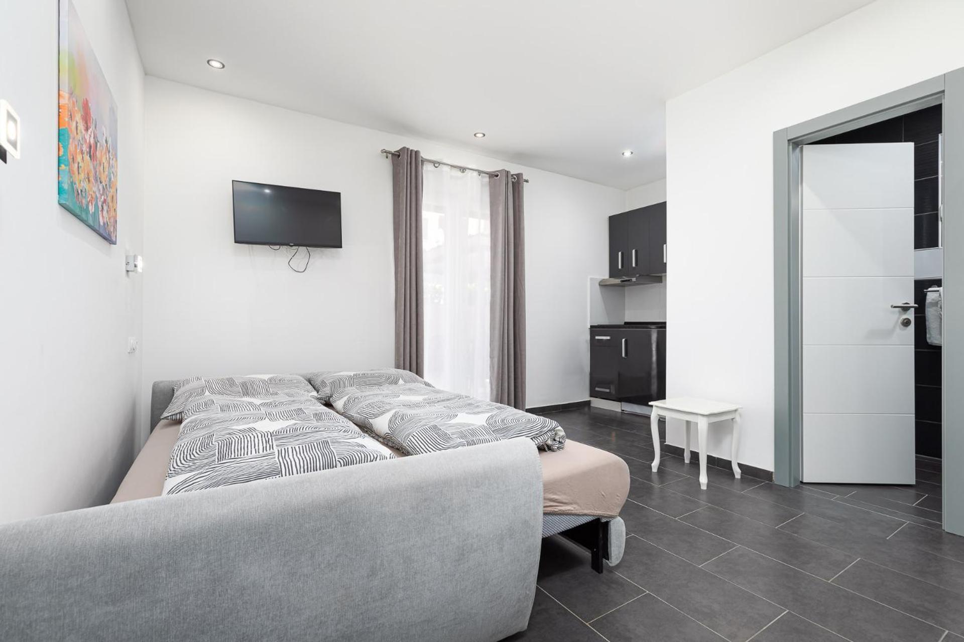 Rooms And Studio Flora Porec Bagian luar foto