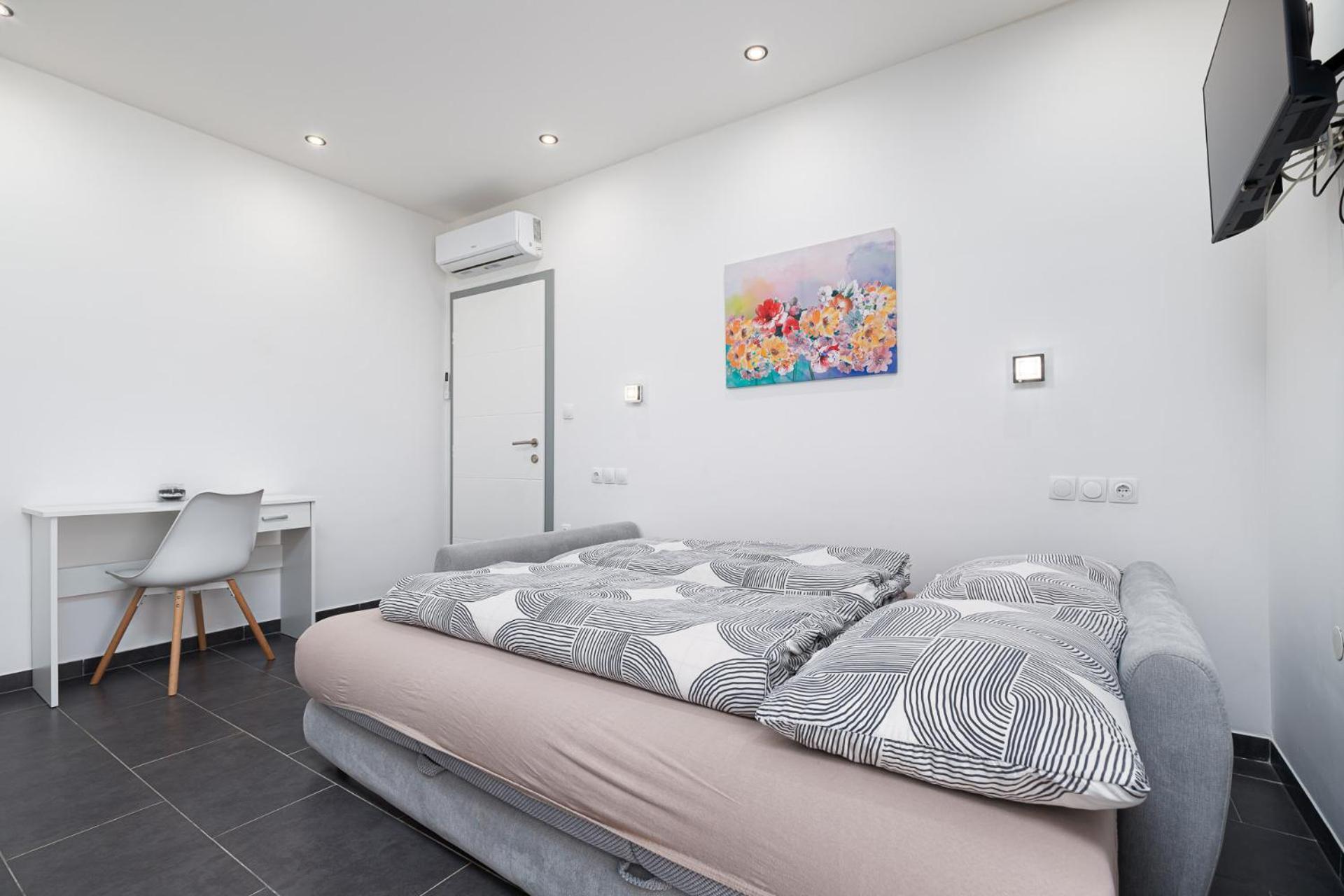 Rooms And Studio Flora Porec Bagian luar foto