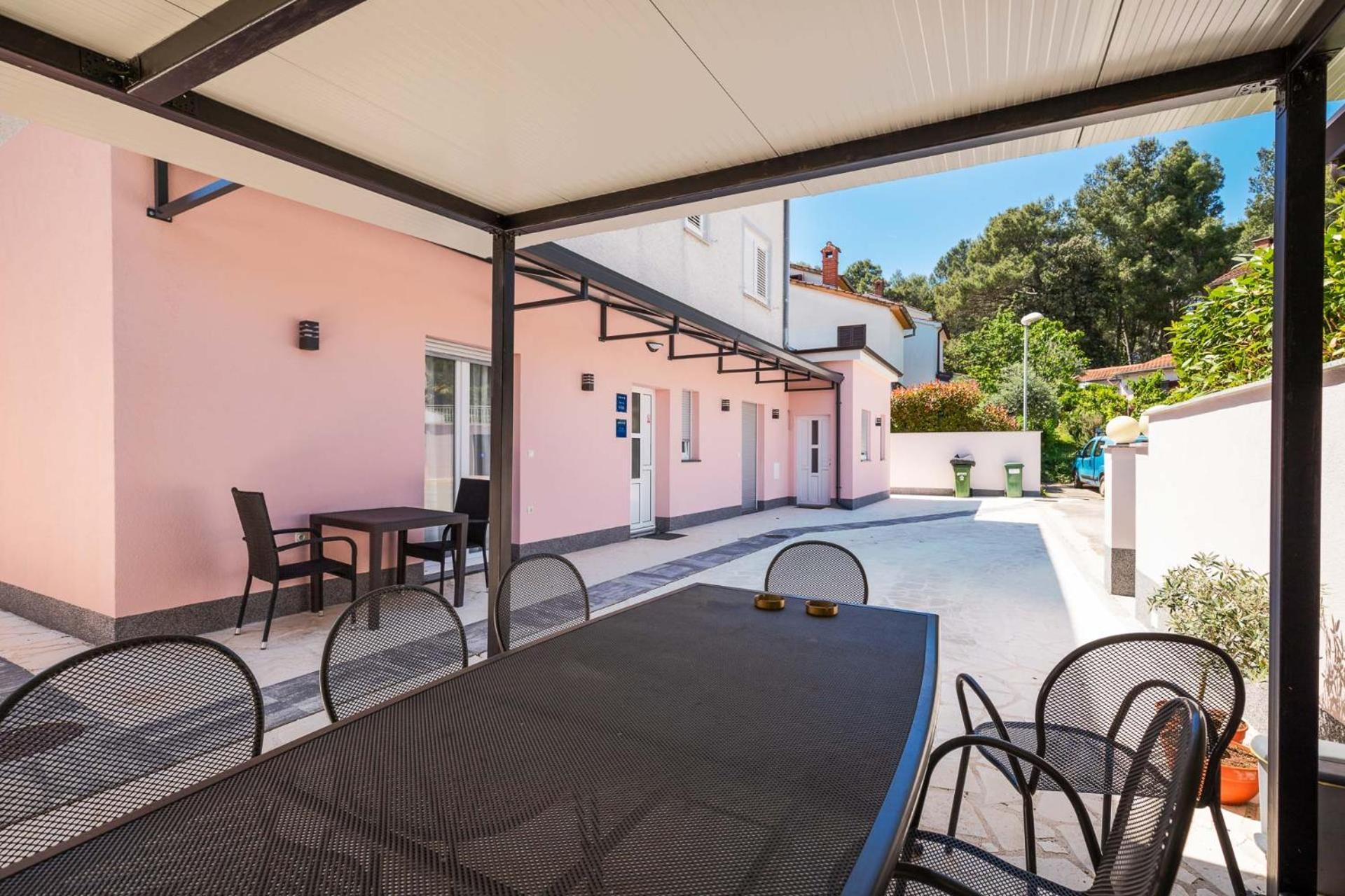 Rooms And Studio Flora Porec Bagian luar foto